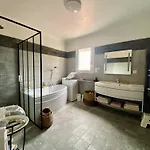 Casa de Férias Maison Paisible Avec Parking - 6 Pers. - Fr-1-495-158